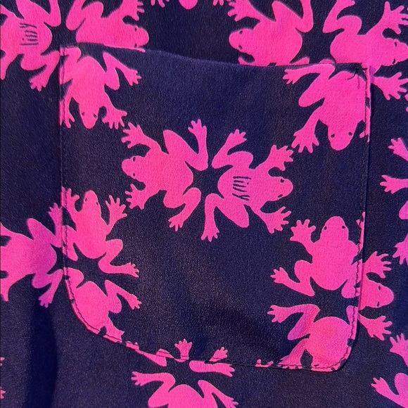 Lilly Pulitzer Allover Frog Print Pink and Black Women's Silk Top - Picture 3 of 5